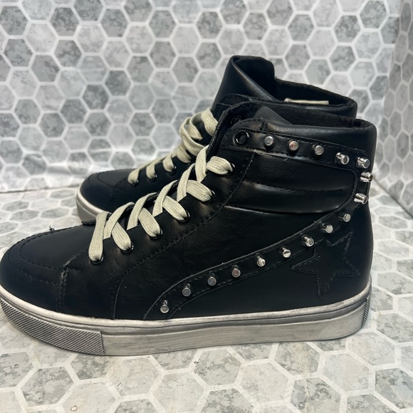 New no box studded black high top sneakers Sz 7.5 - Picture 1 of 9